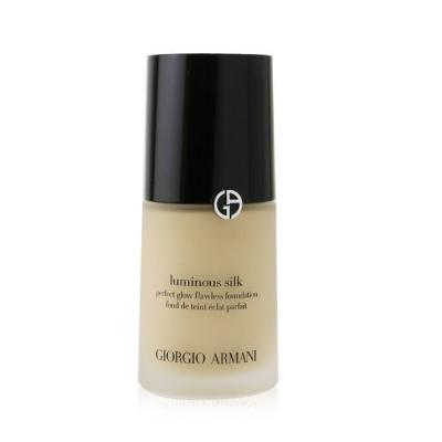 Giorgio Armani Luminous Silk Foundation - # 3 (Pale Peach)(Random Packing) 30ml/1oz